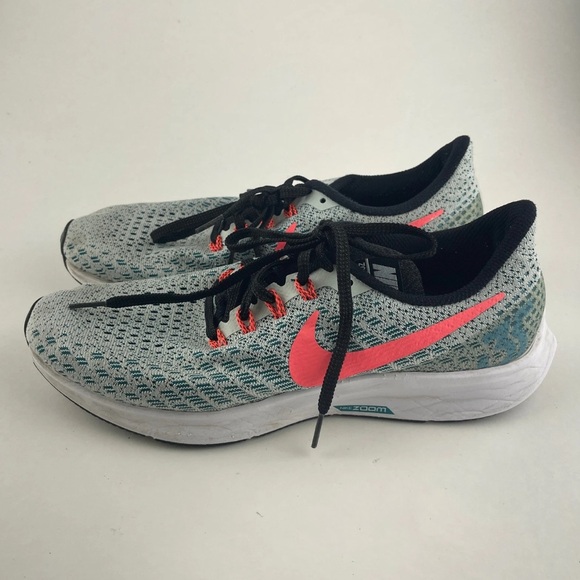 Nike Women's Air Zoom Pegasus 35 Athletic Shoes in Gray and Coral - Picture 5 of 8